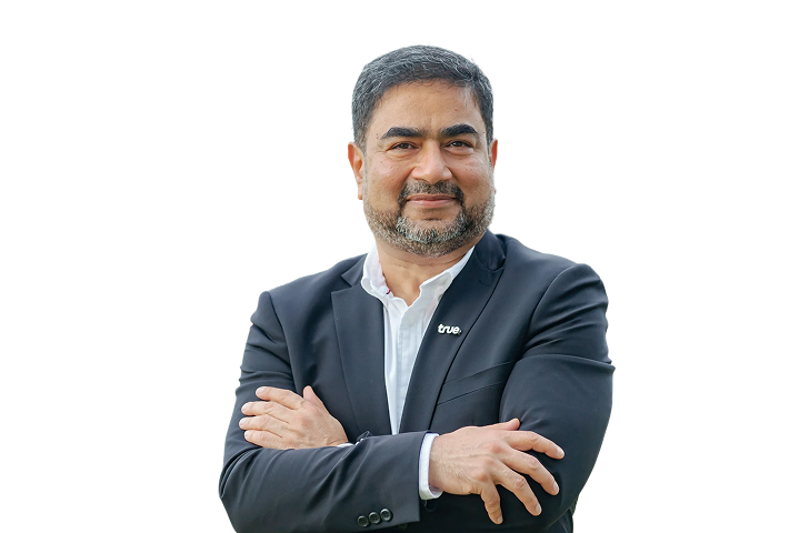 นายคูรัม  อัชฟาค